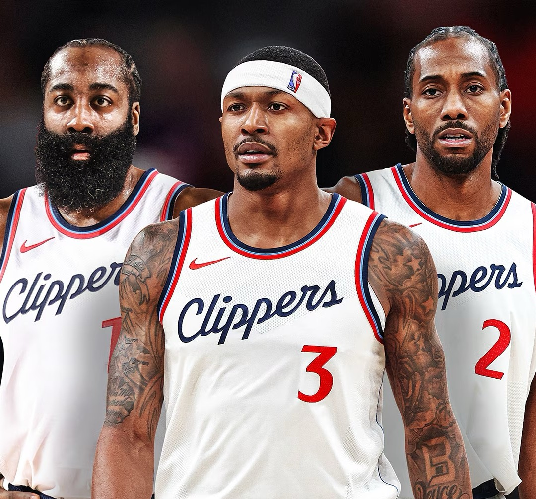 湖人鏖战福建队,德罗赞扛起全队 湖人鏖战福建队,德罗赞扛起全队