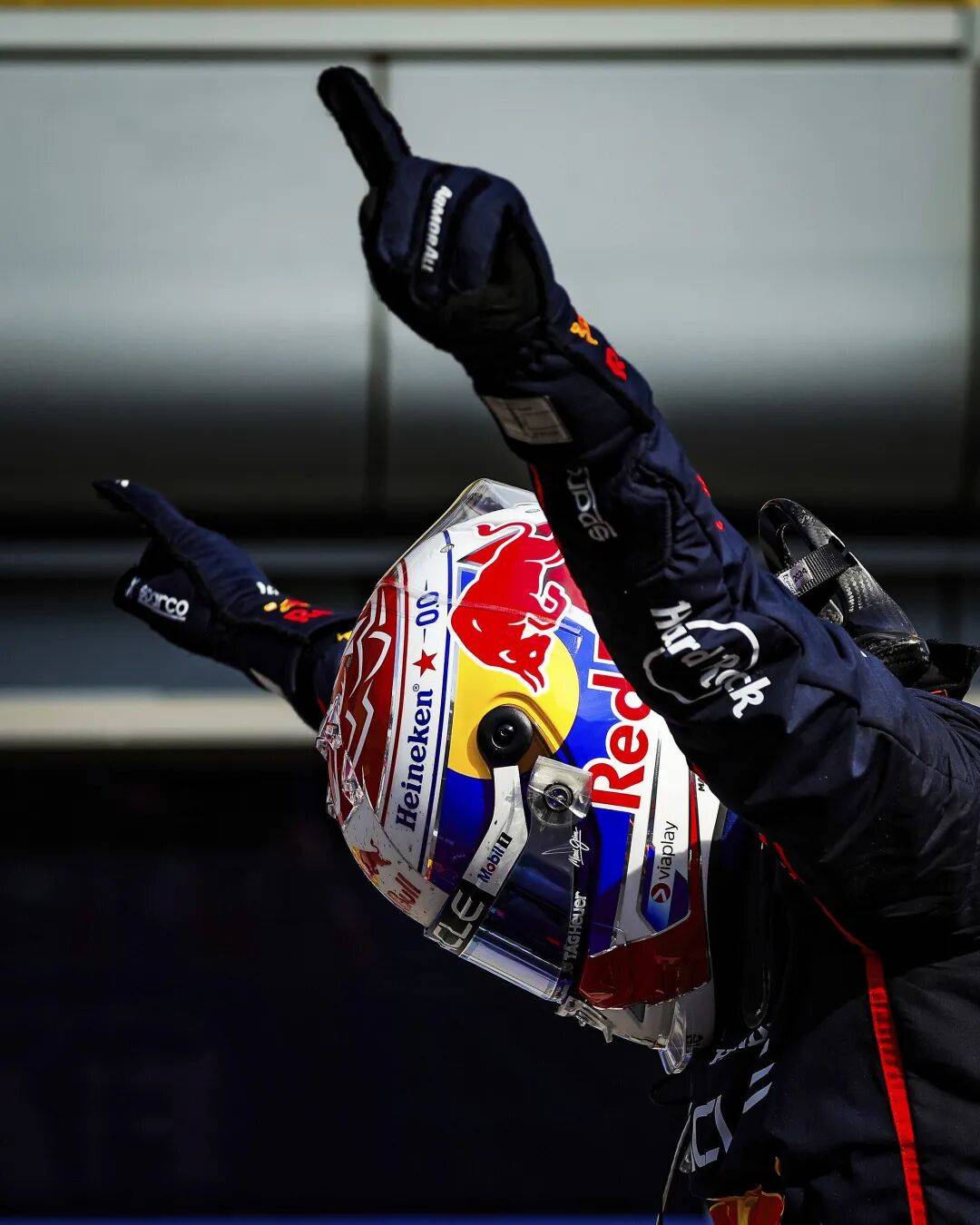 红牛二队翻盘索伯车队,汉密尔顿惊艳四座 红牛二队翻盘索伯车队,汉密尔顿惊艳四座